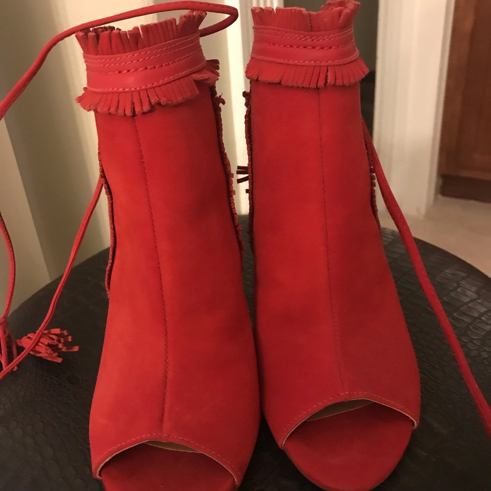 Shoes - Picture 2 of 6